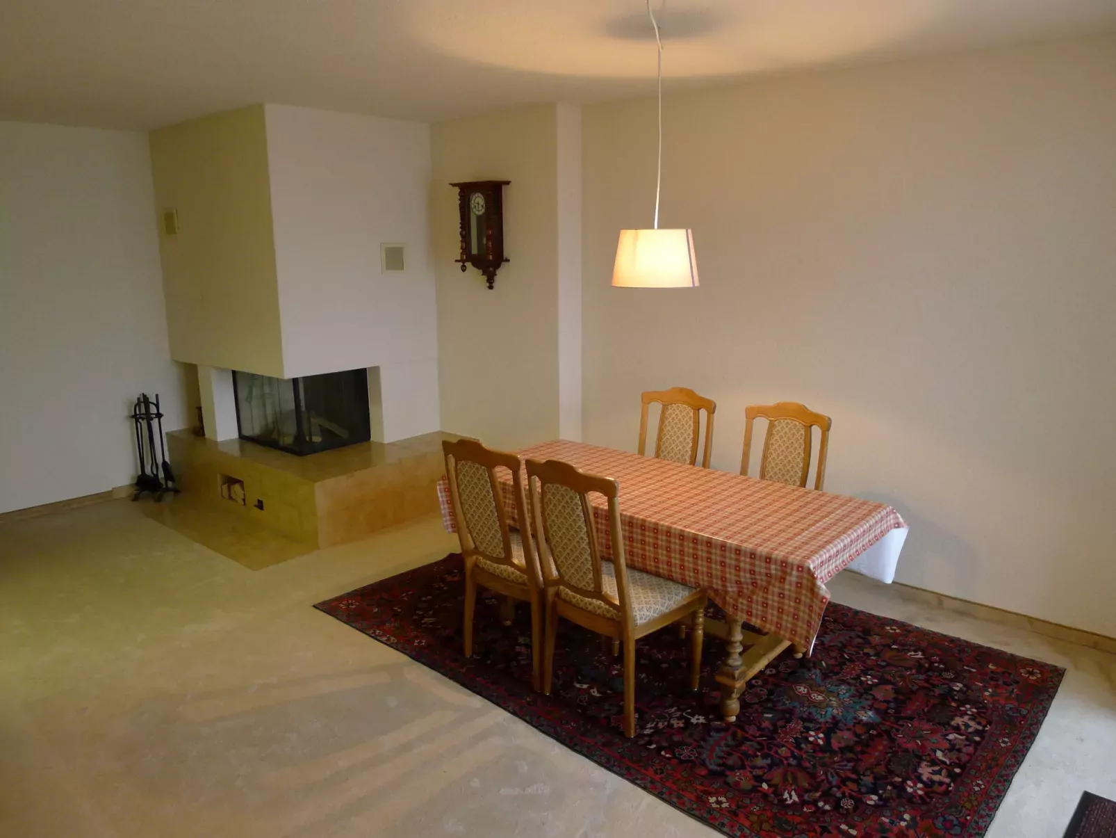 Apartment 10-Drinnen
