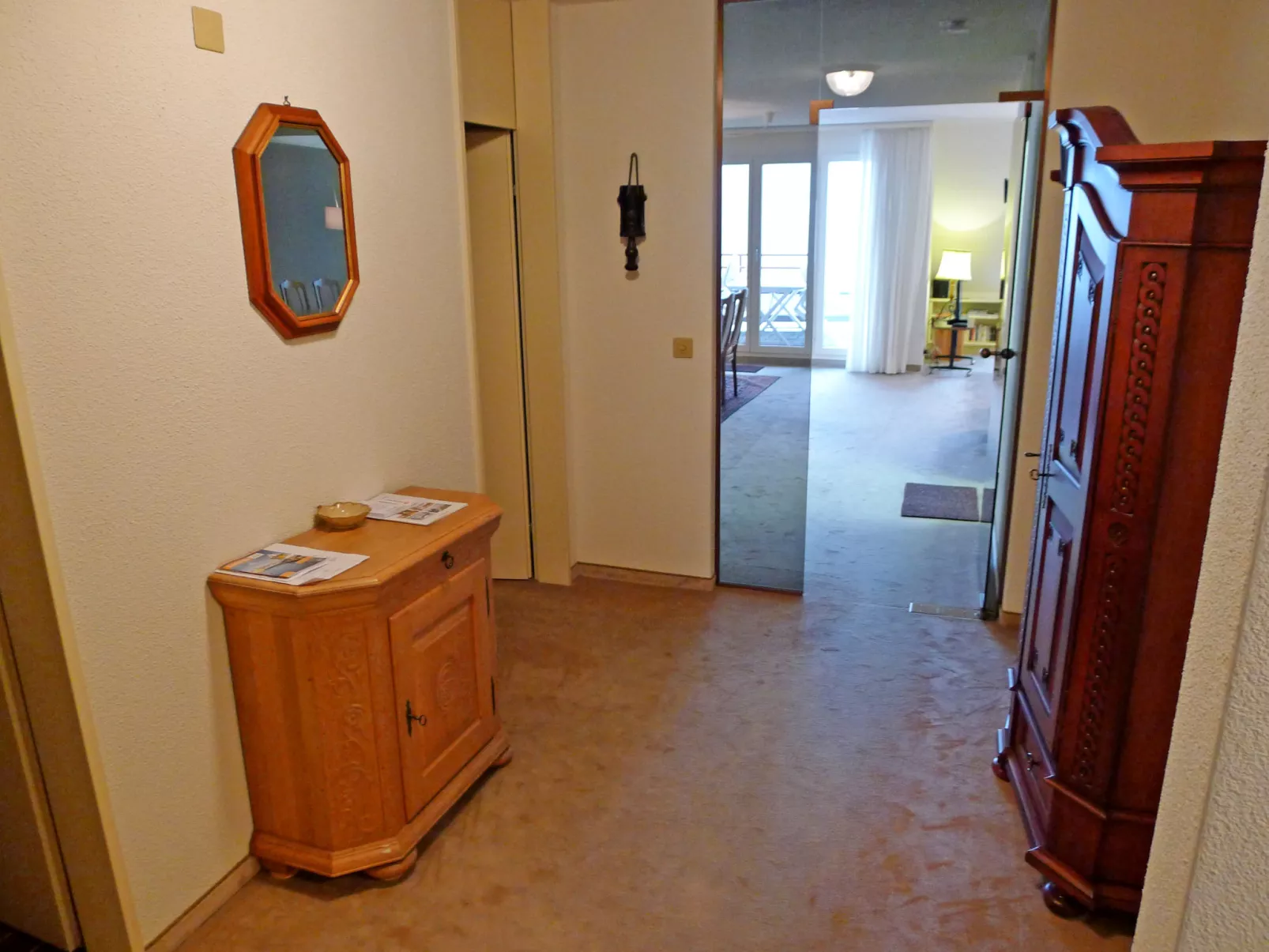 Apartment 10-Drinnen