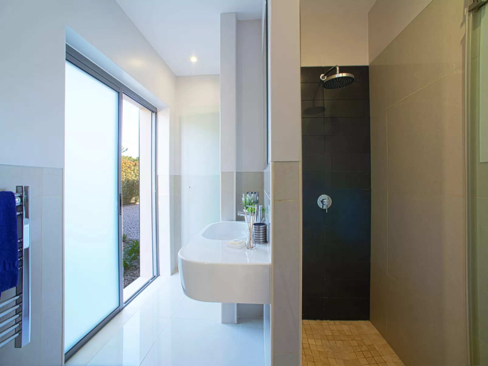 Pine Hills Coral-Inside