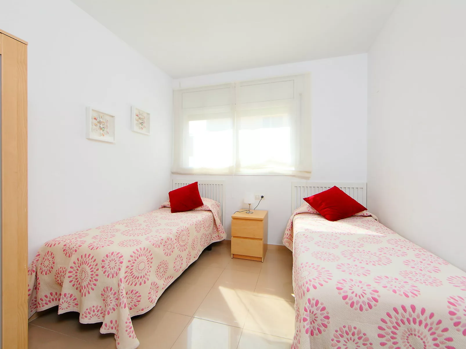 Nou Salou-Inside