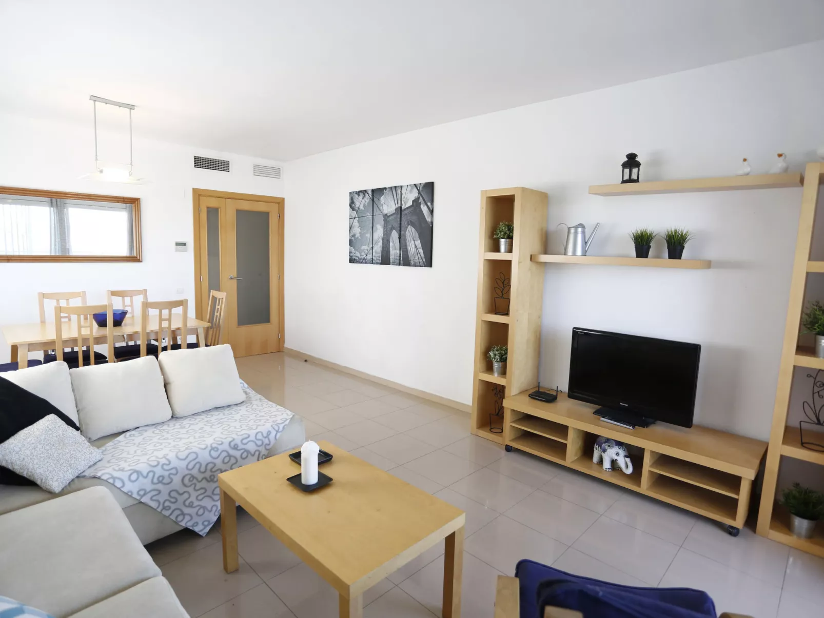 Nou Salou-Inside