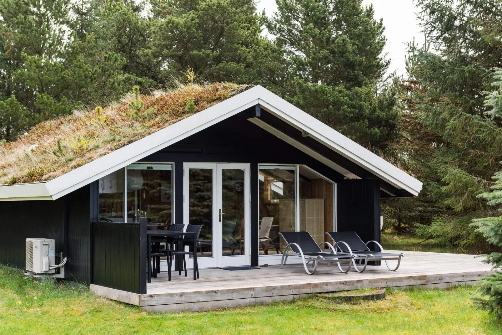 Cozy Cottage Retreat in Blavand-By Traum
