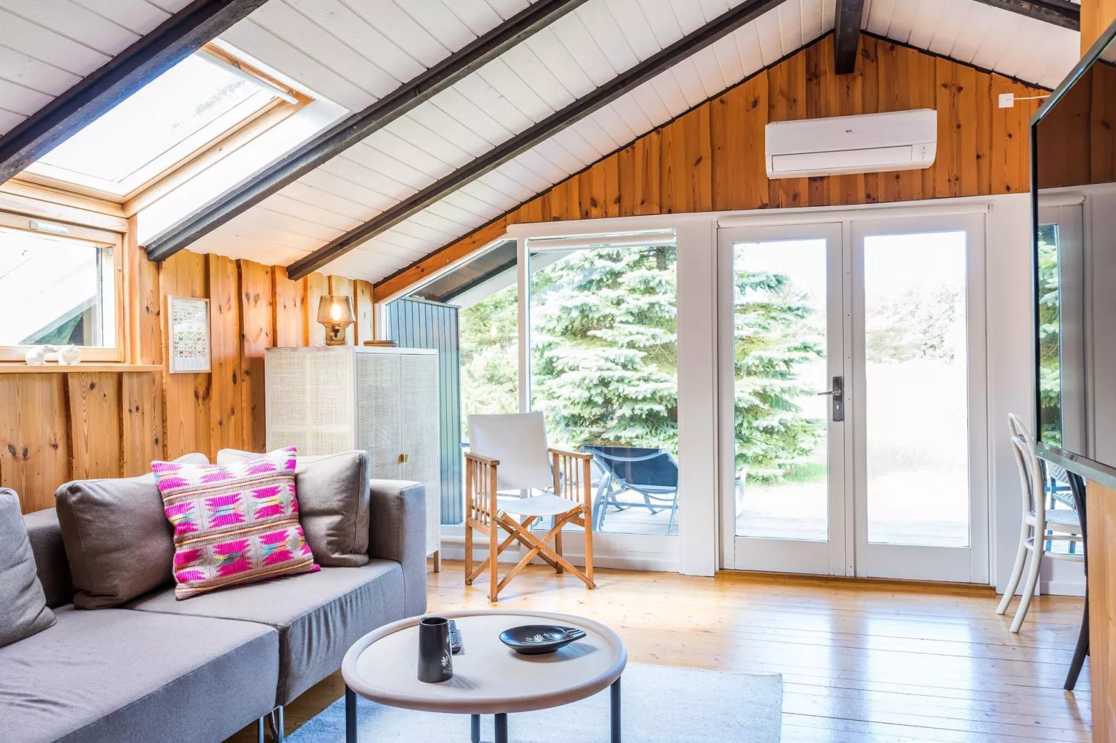 Cozy Cottage Retreat in Blavand-By Traum-Indoor