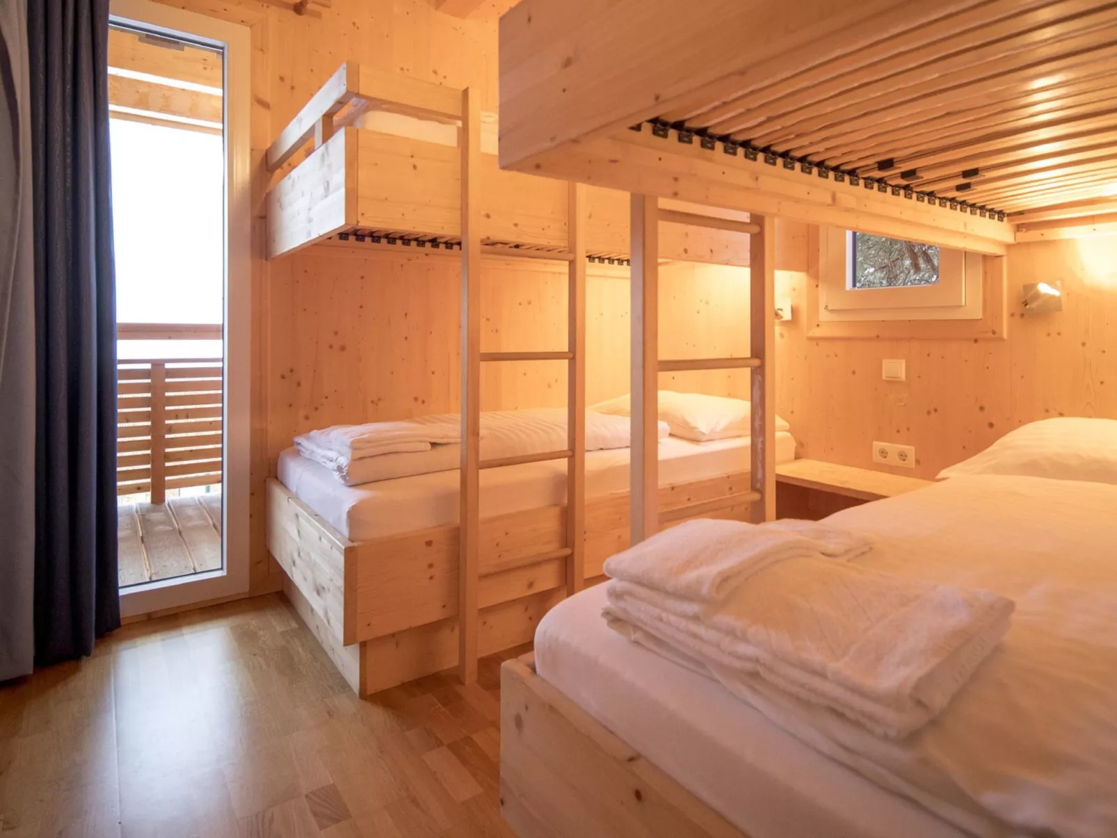 #29 mit IR-Sauna und Sprudelbad Innen-Inside