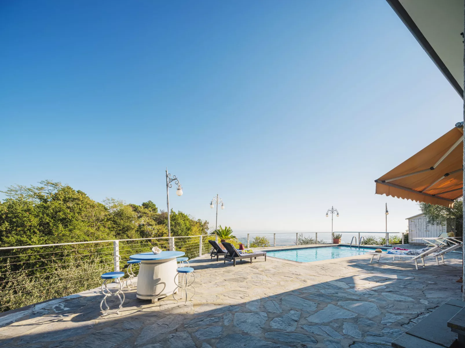 Villa Mistral-Outside