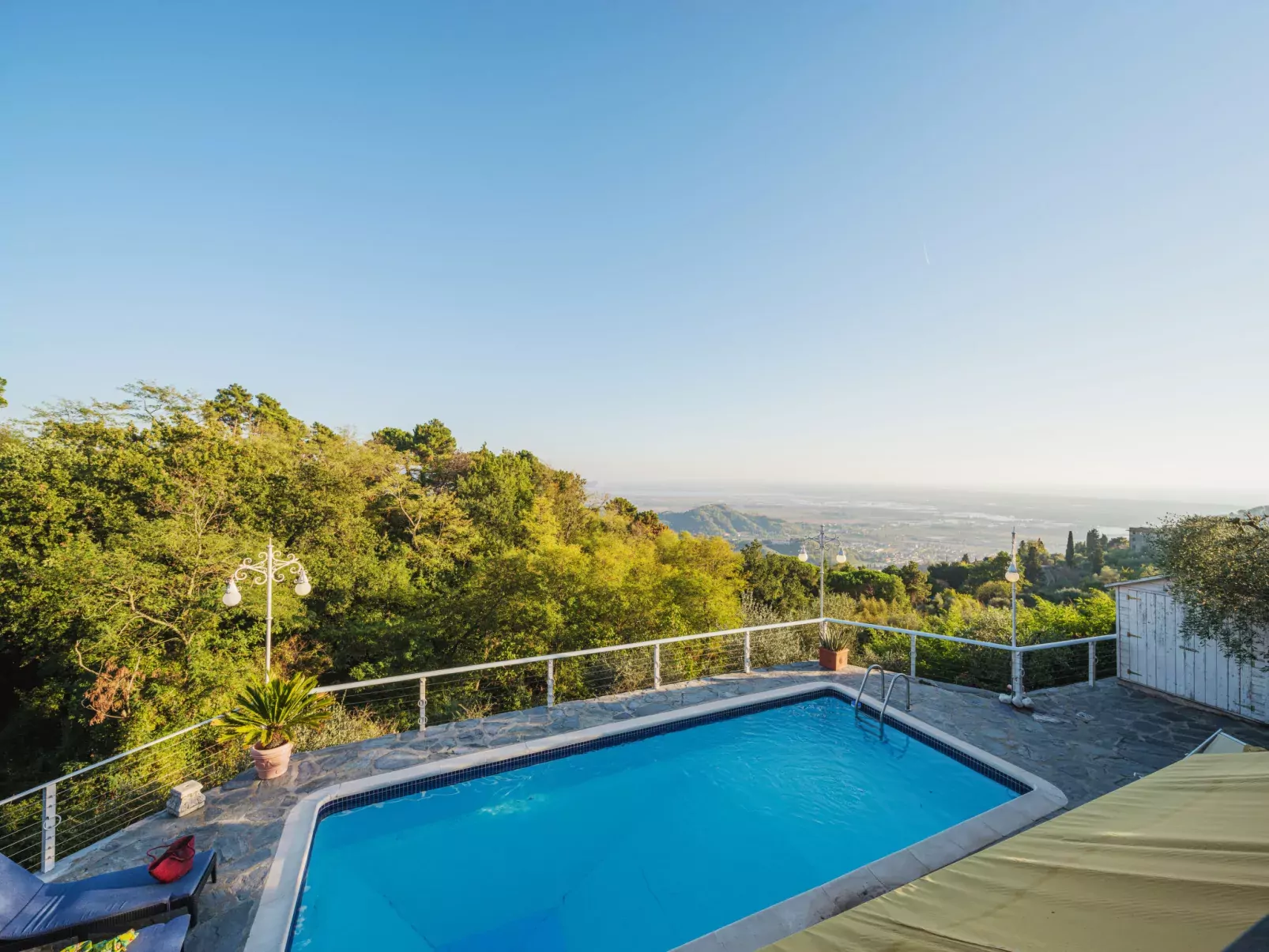 Villa Mistral-Outside