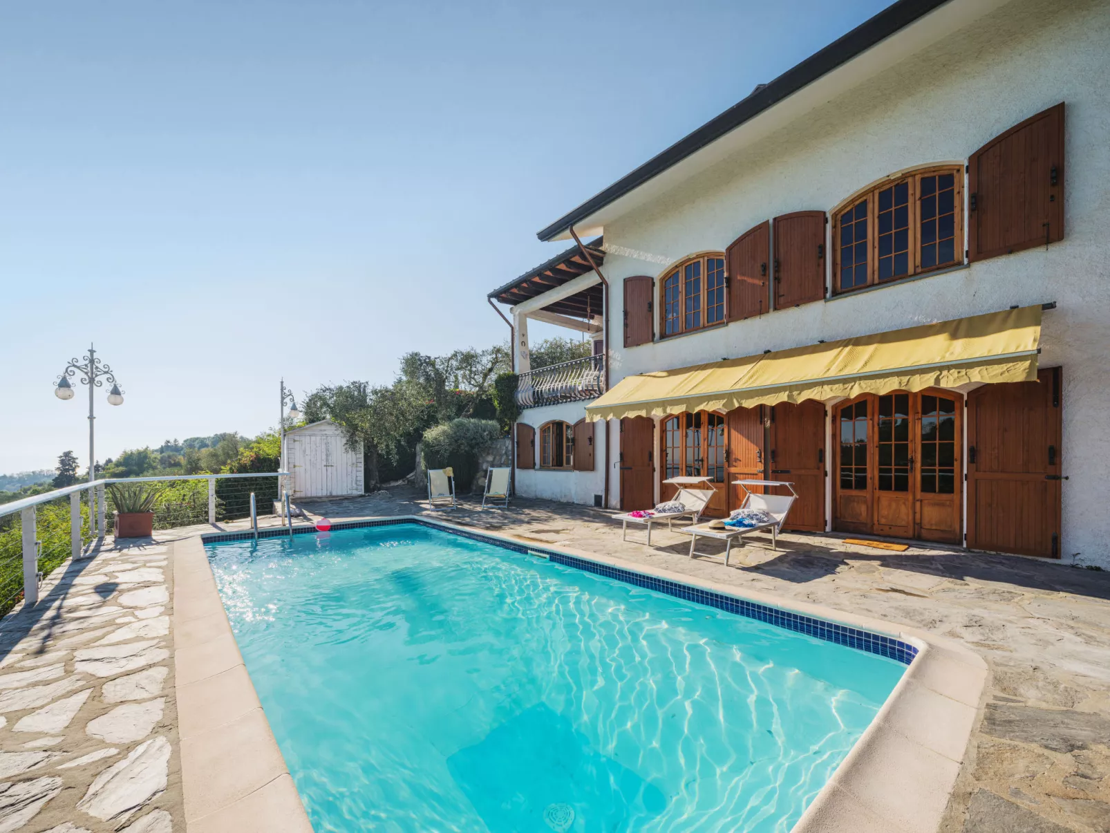 Villa Mistral-Outside