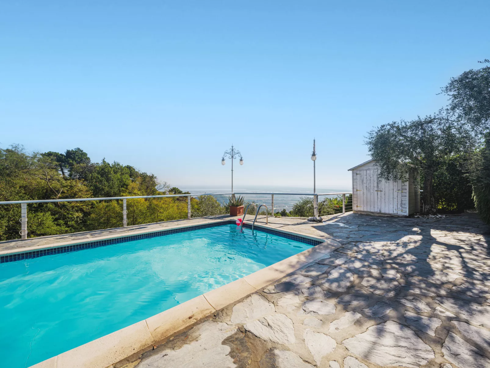 Villa Mistral-Outside