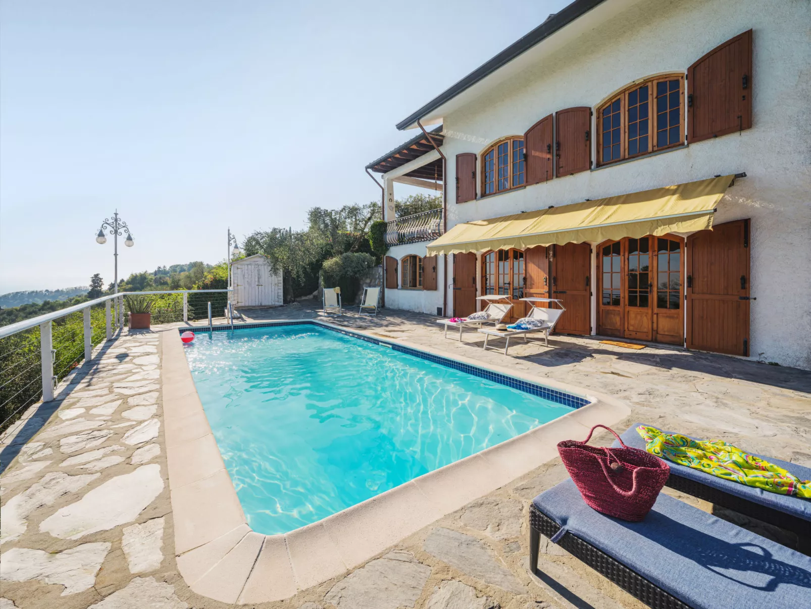 Villa Mistral-Outside