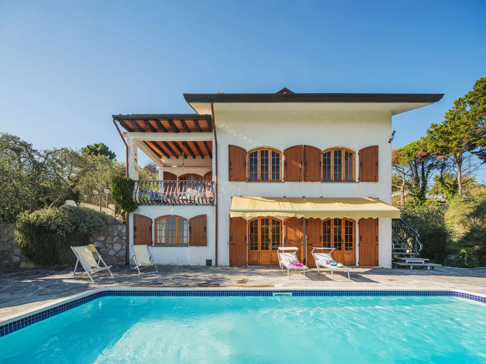 Villa Mistral-Outside