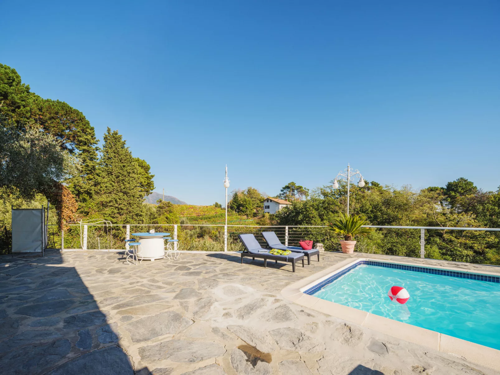 Villa Mistral-Outside