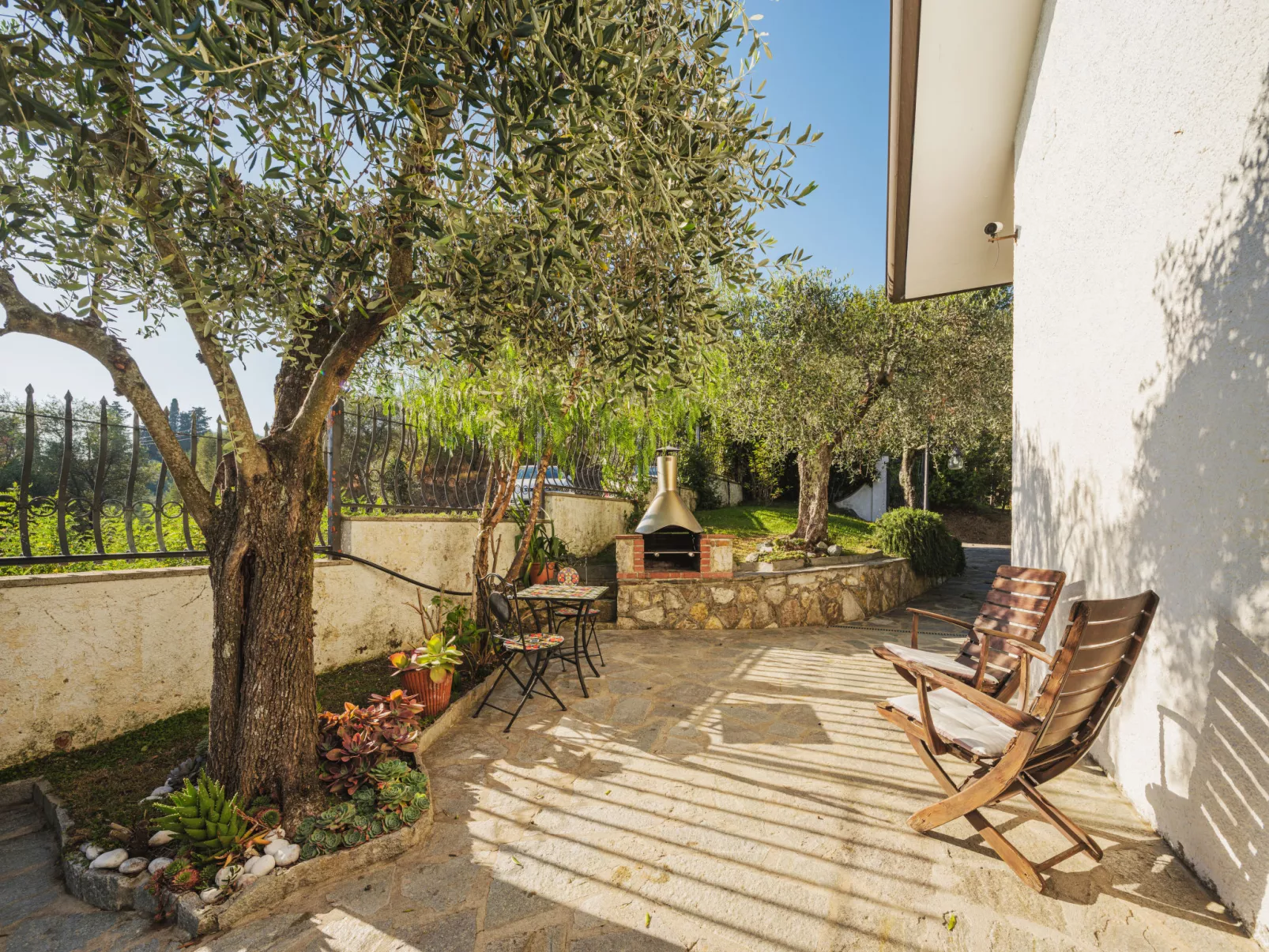 Villa Mistral-Outside