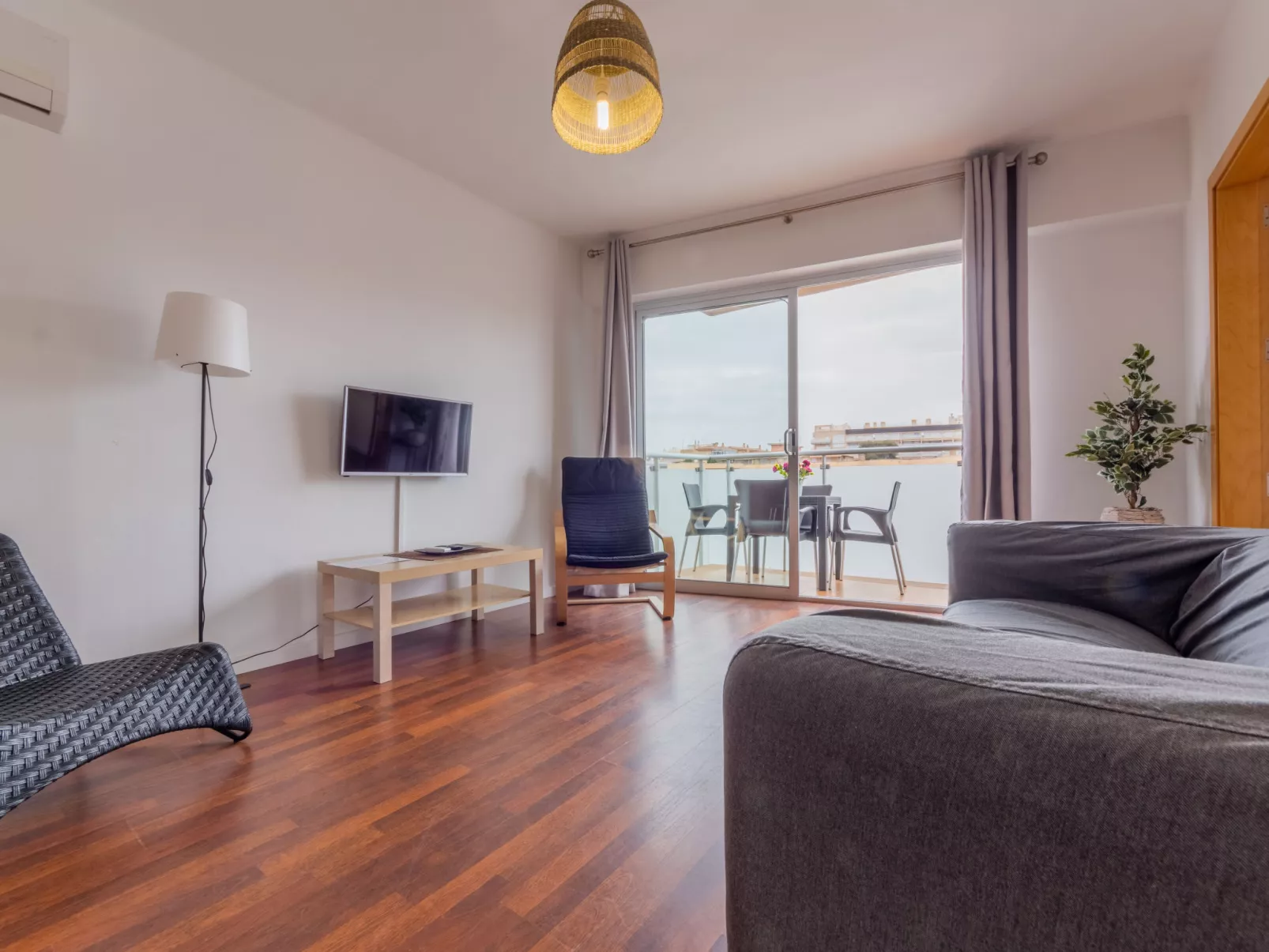 Terecel Salou-Drinnen
