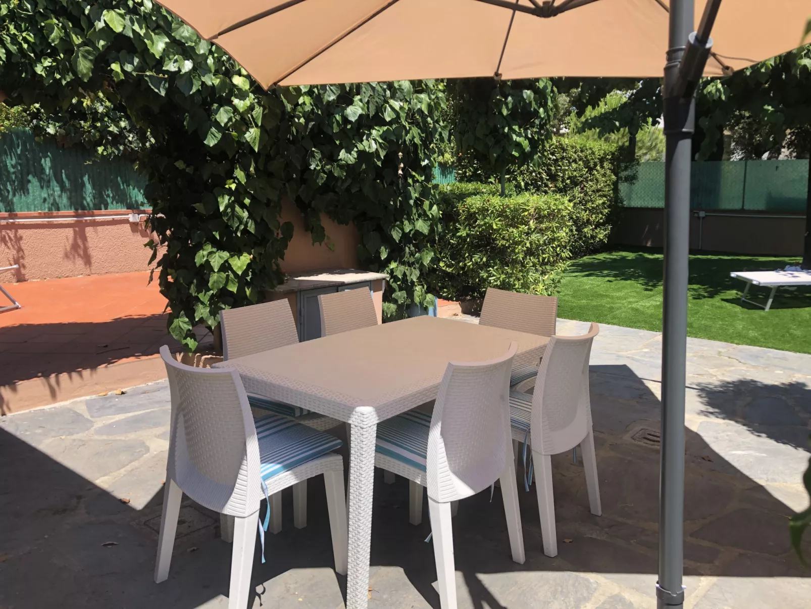 Villa Paola-Outside