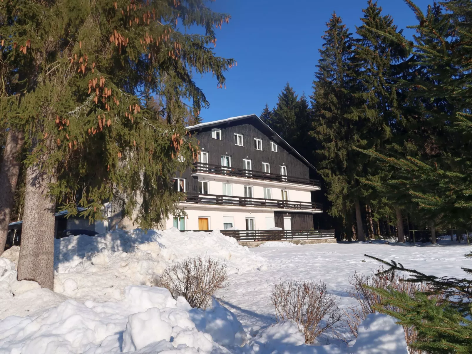 Panorama A-Outside