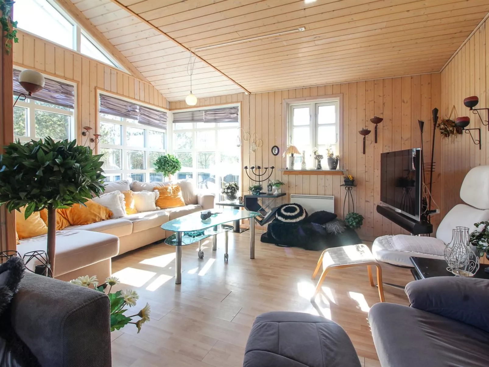 "Bjari" - 850m from the sea-Inside
