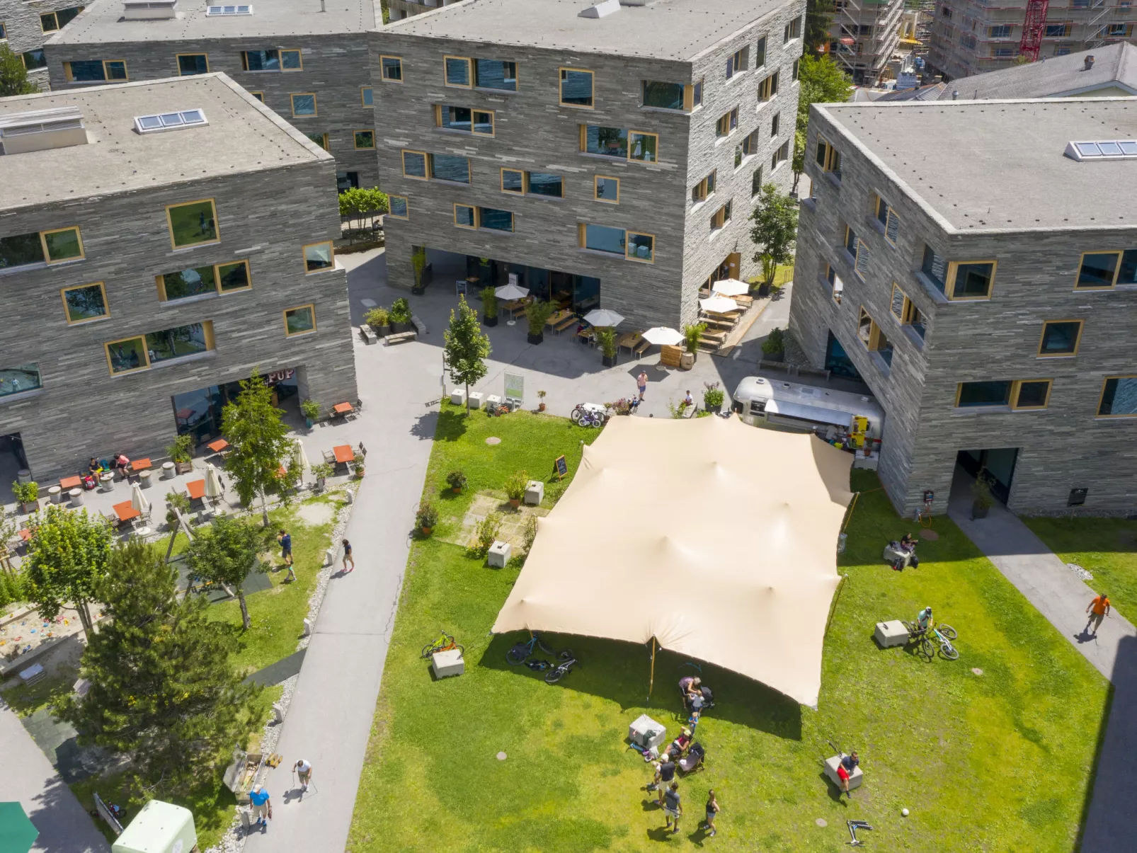 Superior Alpine-Outside