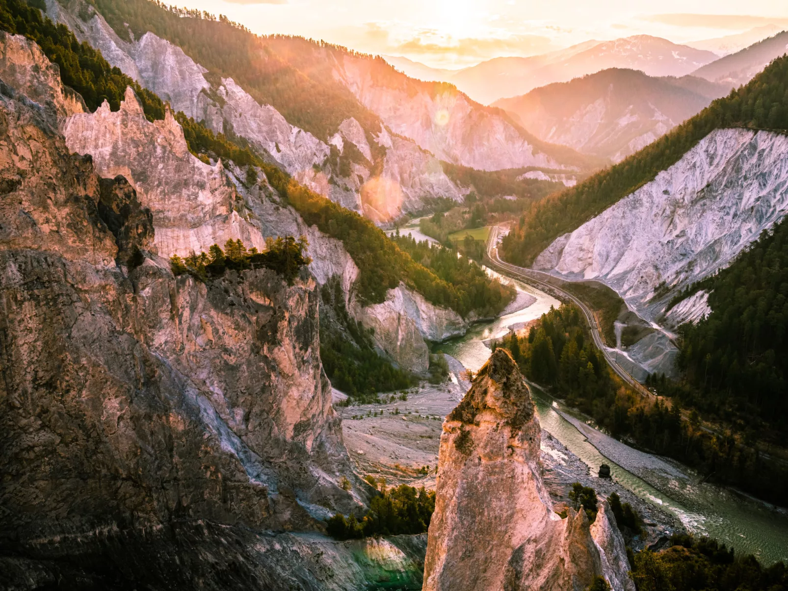 Superior Alpine-Outside