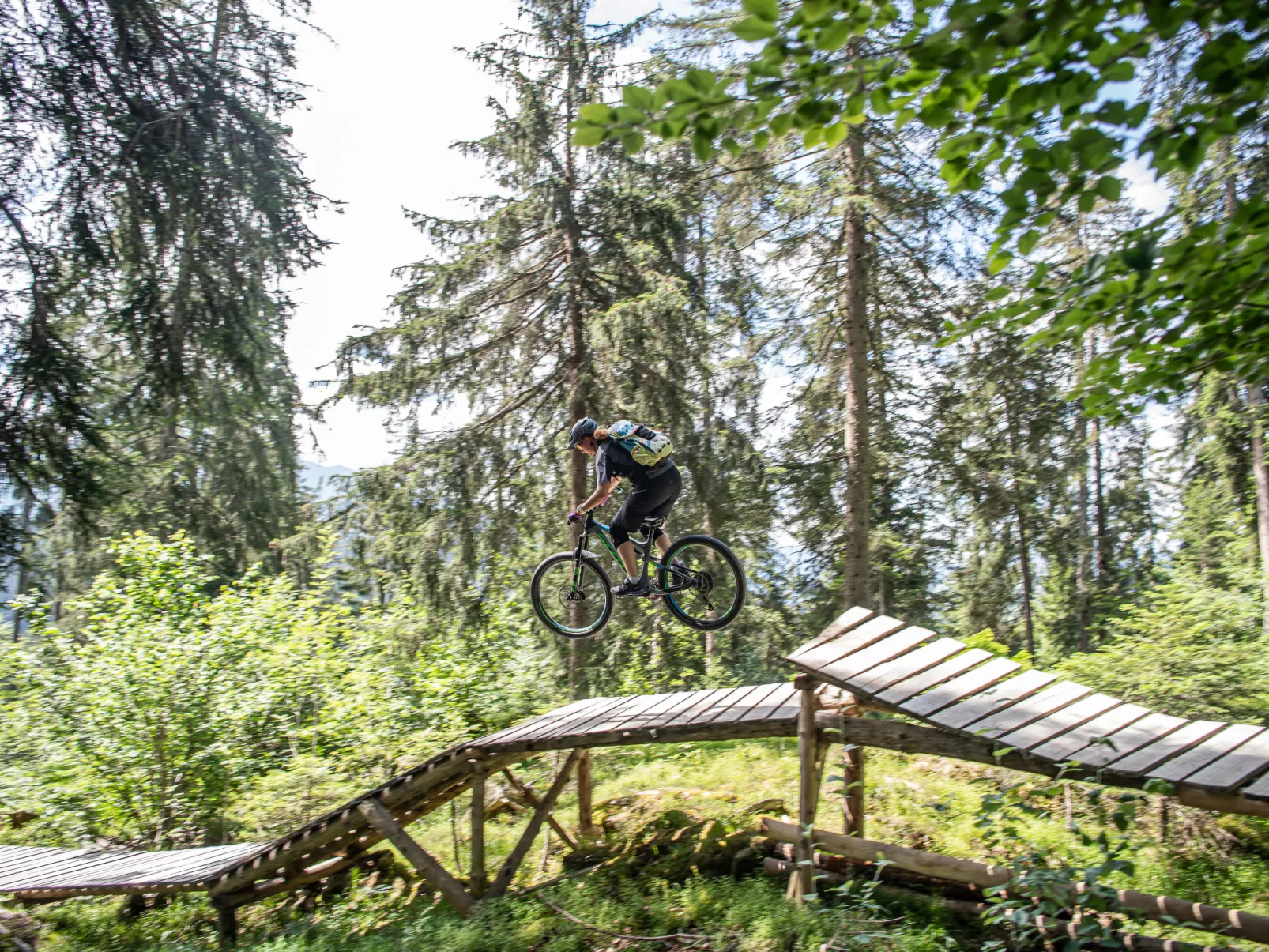 Superior Alpine-Outside