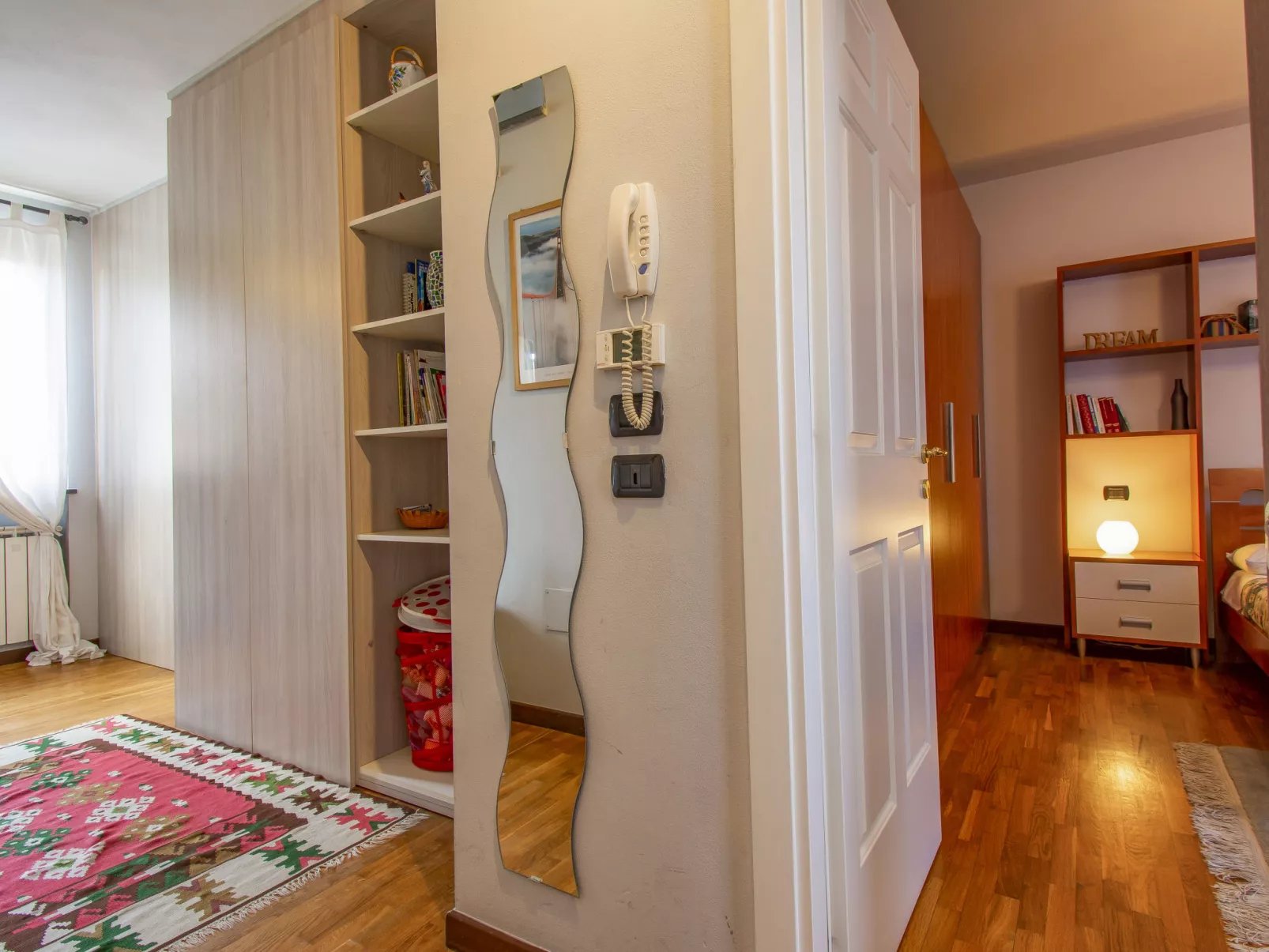 La Rondine (LUU280)-Inside