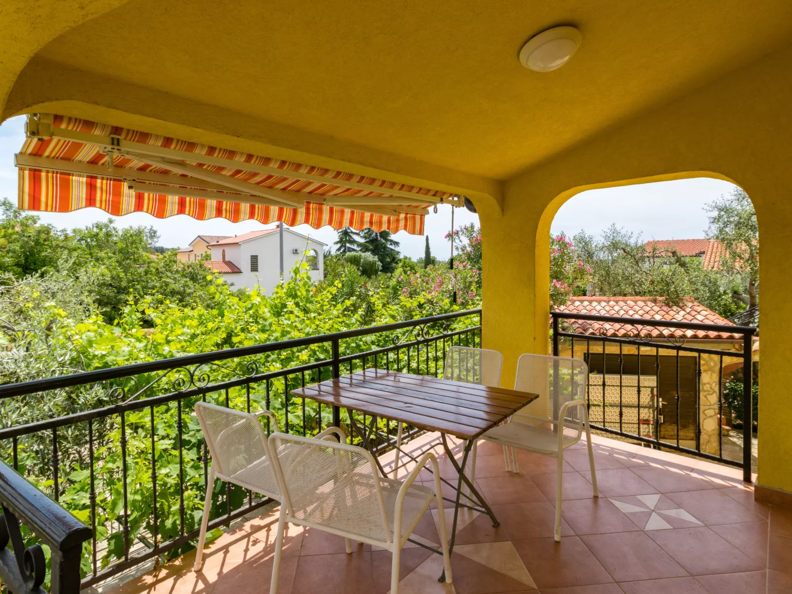 Villa Sandra-Outside