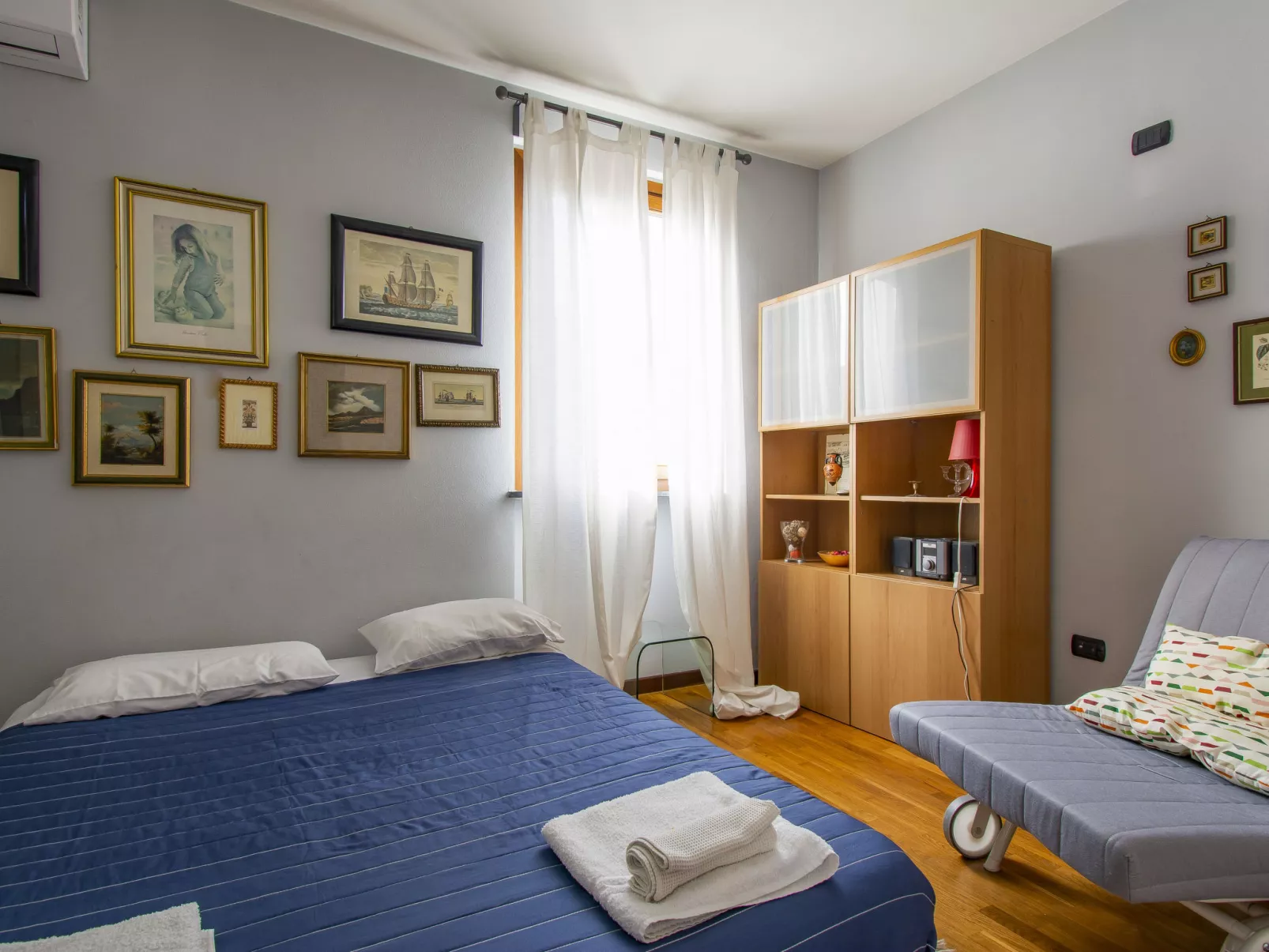 La Rondine (LUU280)-Inside