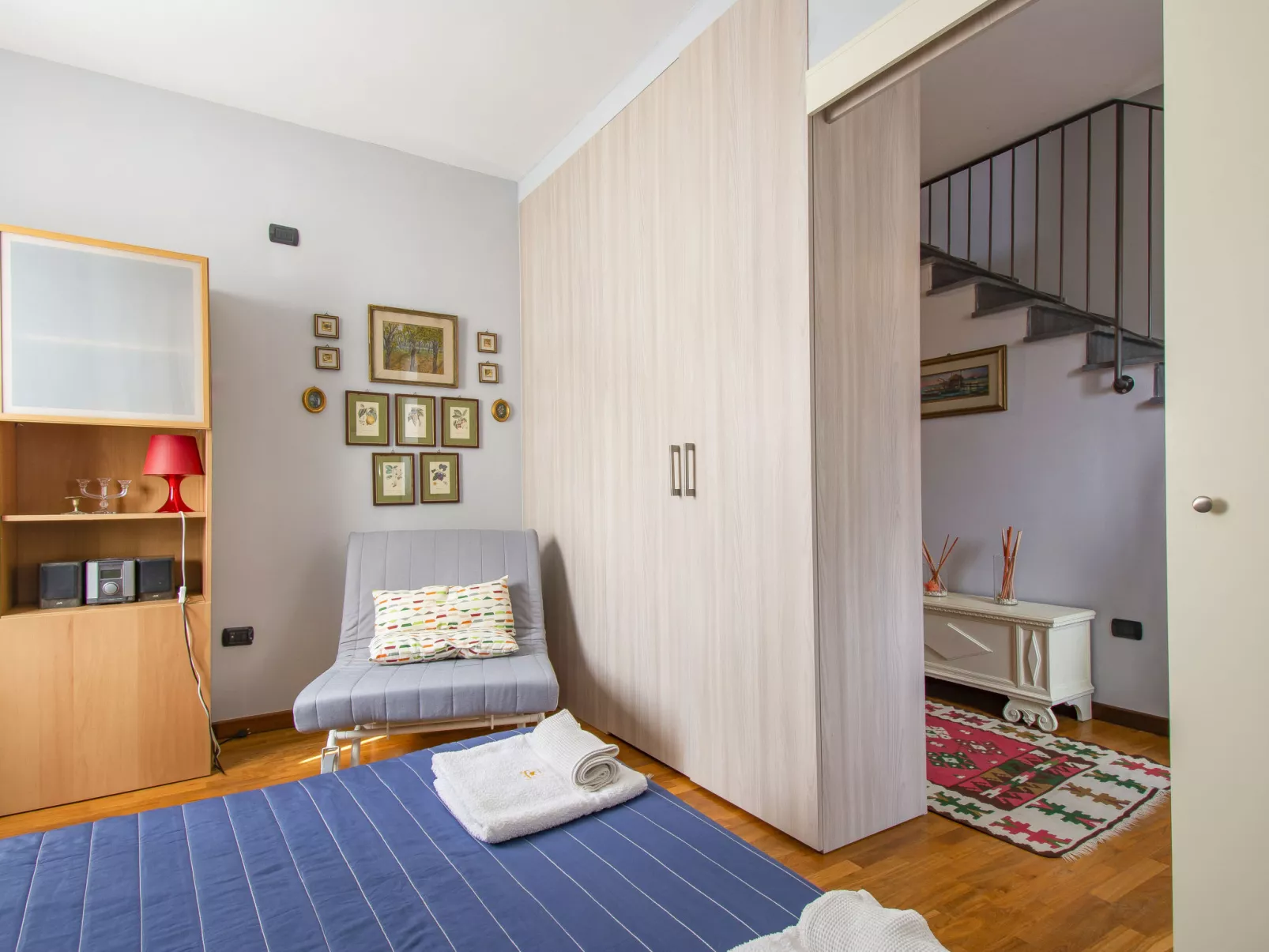 La Rondine (LUU280)-Inside