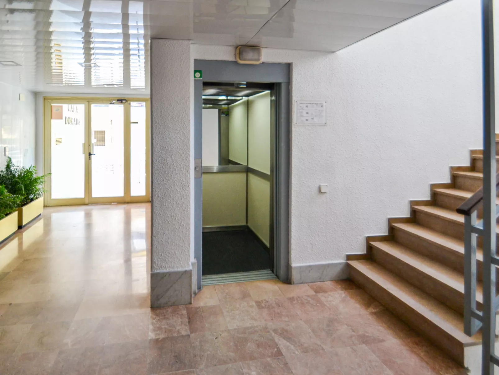 Cala Dorada 1-Inside