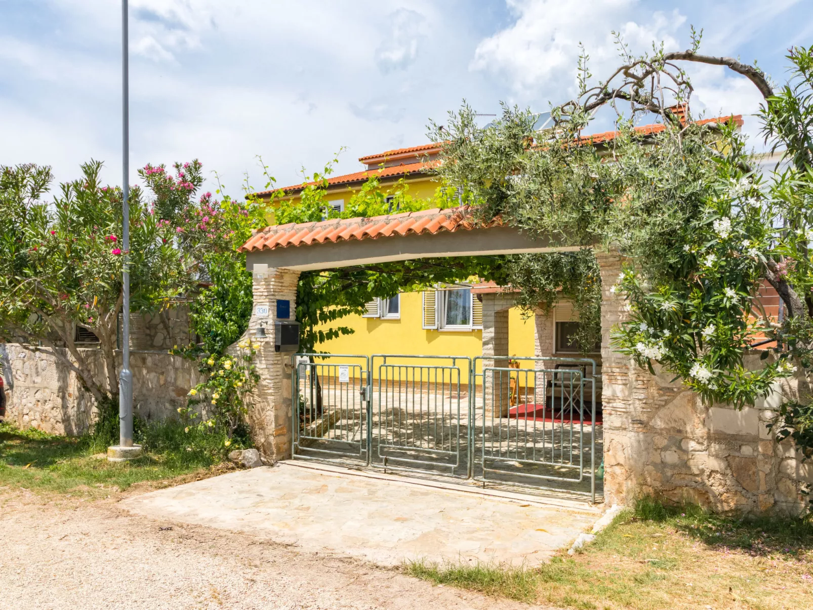 Villa Sandra-Outside