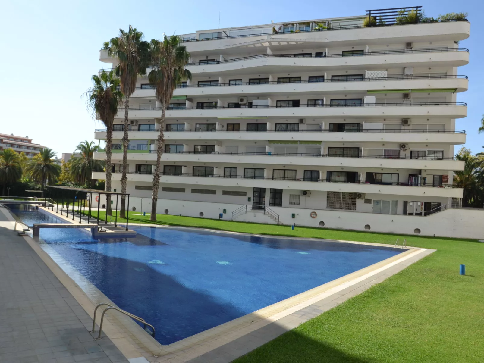 Riviera Park J 22-Outside