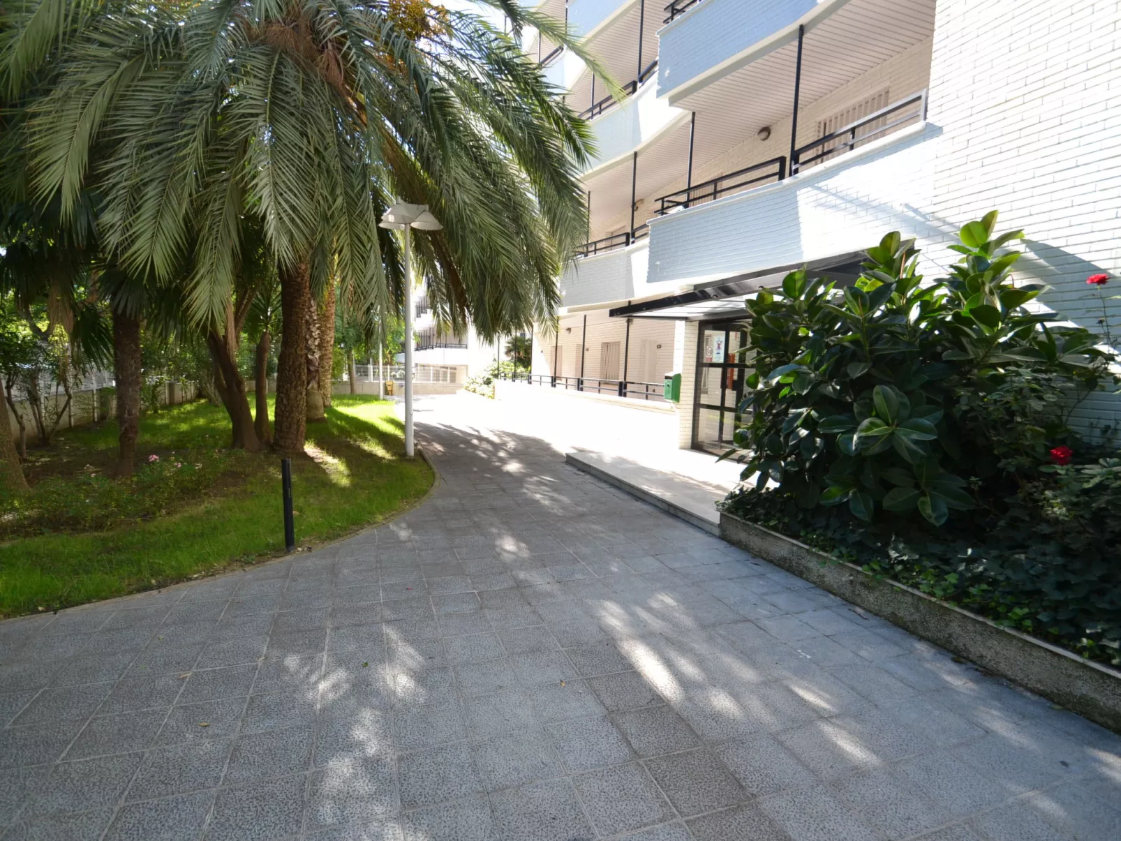 Riviera Park J 22-Outside
