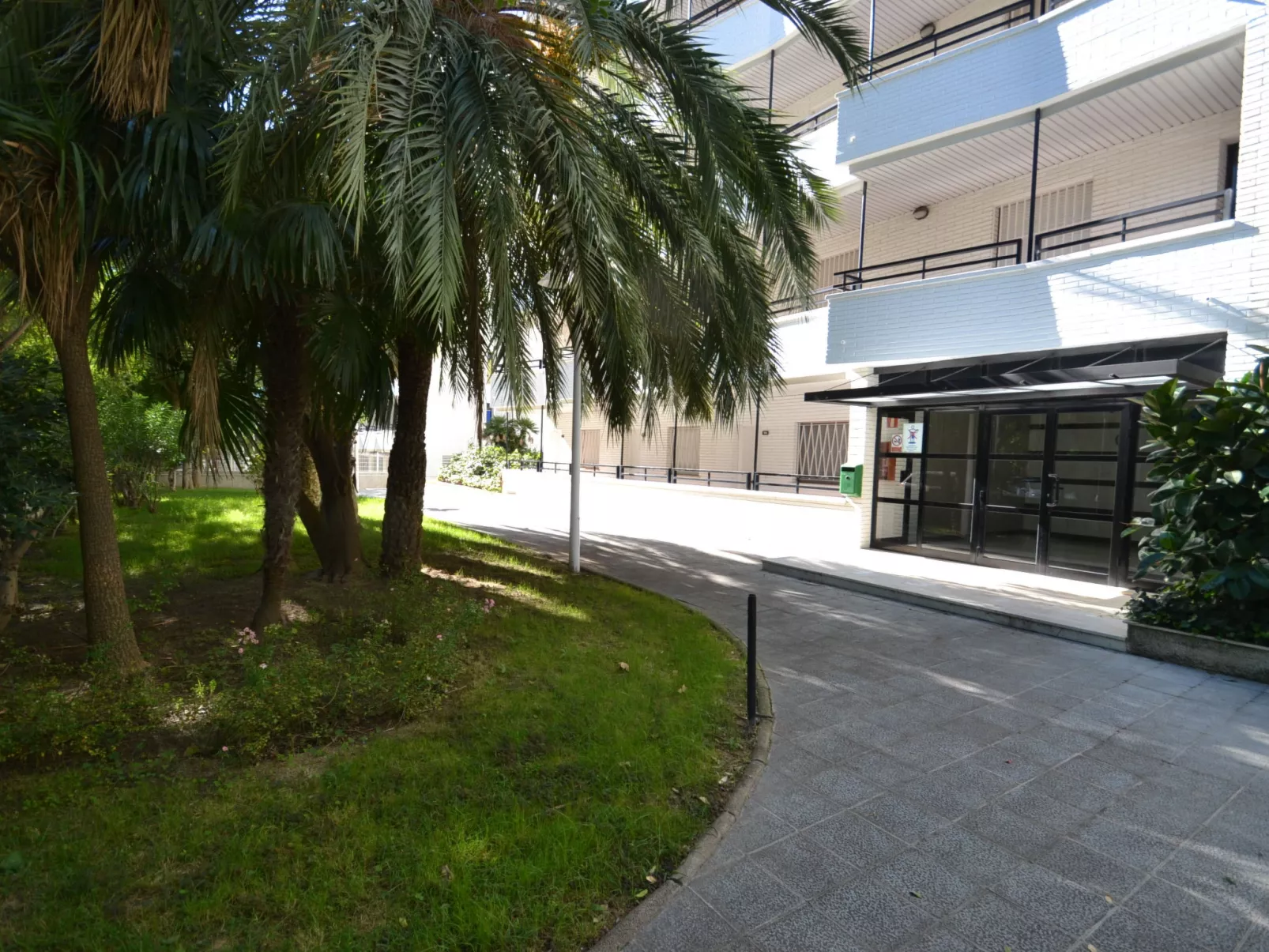 Riviera Park J 22-Outside