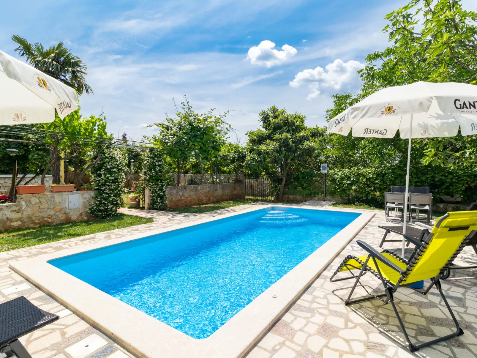 Villa Sandra-Outside
