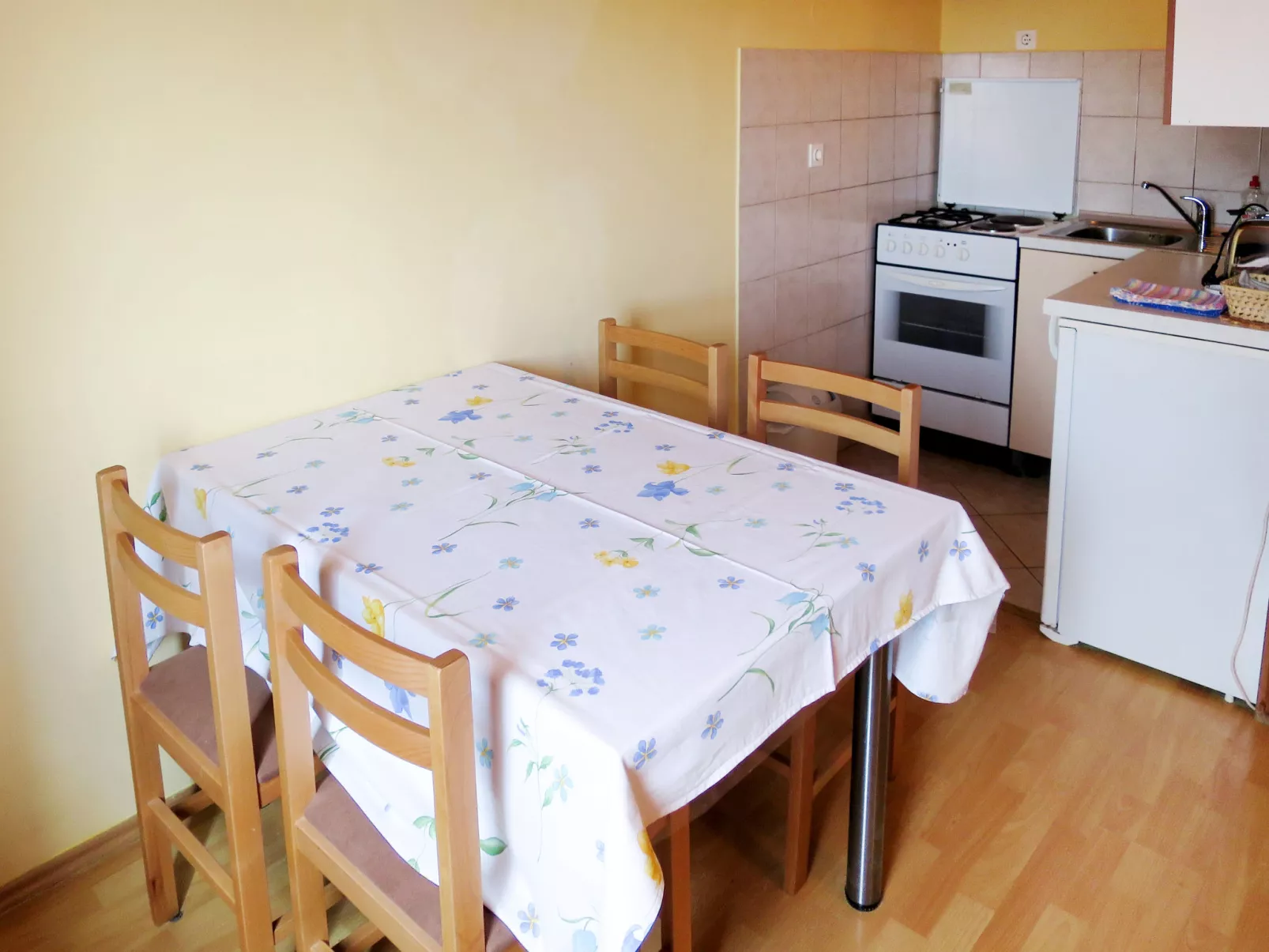 Ruža 1-Inside