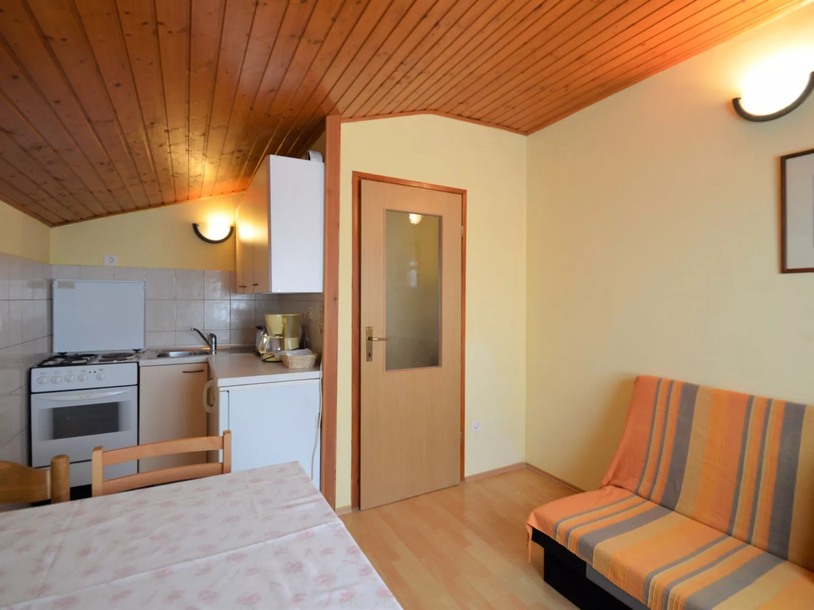 Ruža 2-Inside