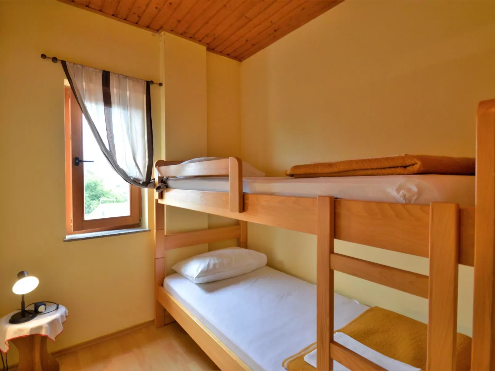 Ruža 2-Inside