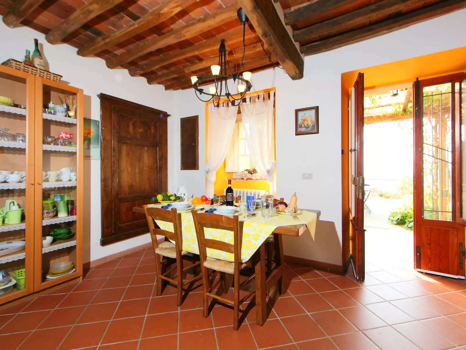 Casa di Nena-Inside