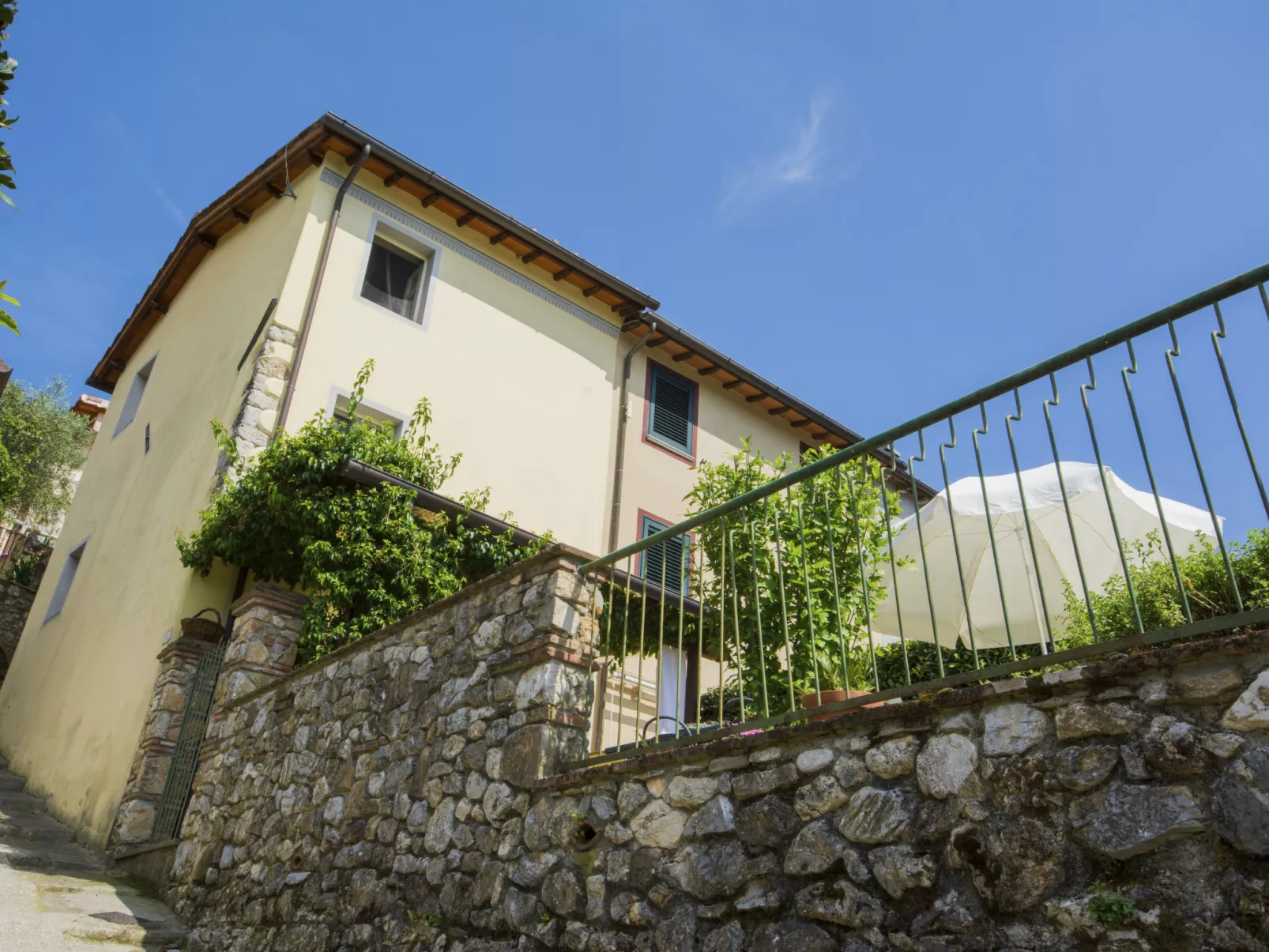 Casa di Nena-Outside