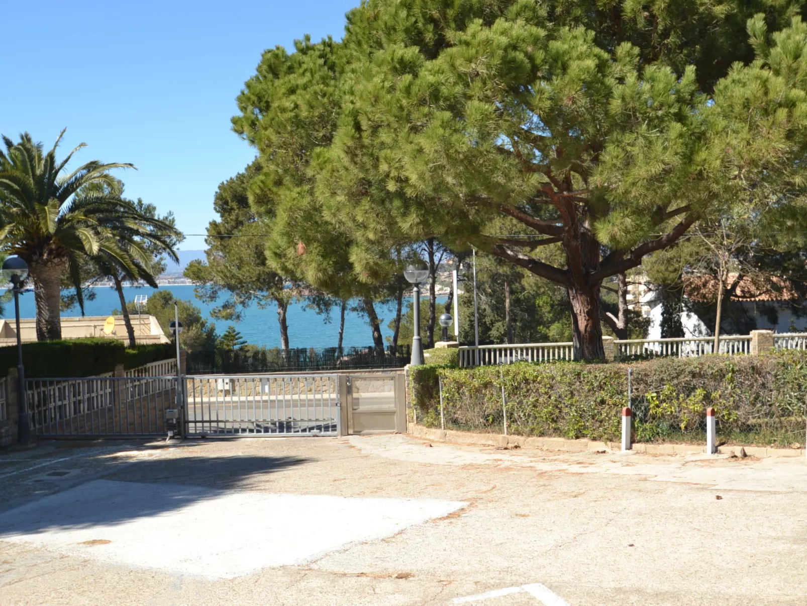 Cye 6 Cap Salou-Outside