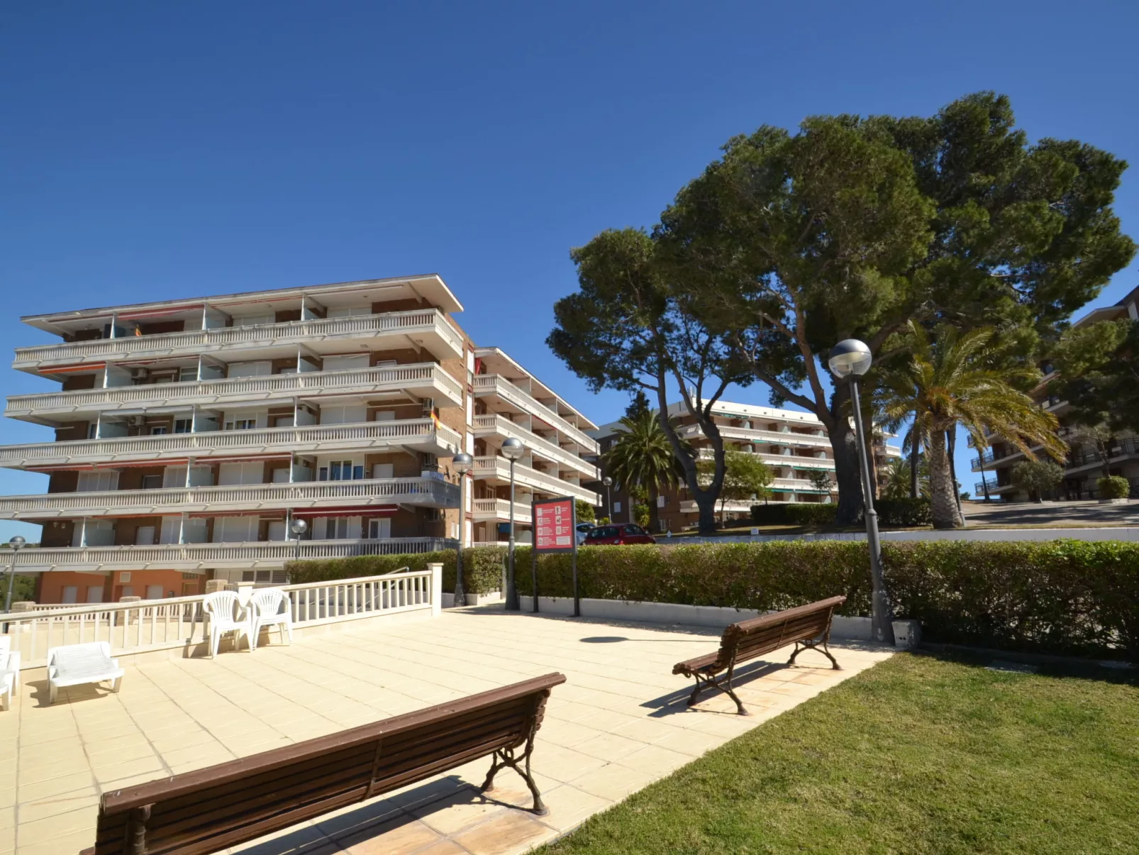 Cye 6 Cap Salou-Outside