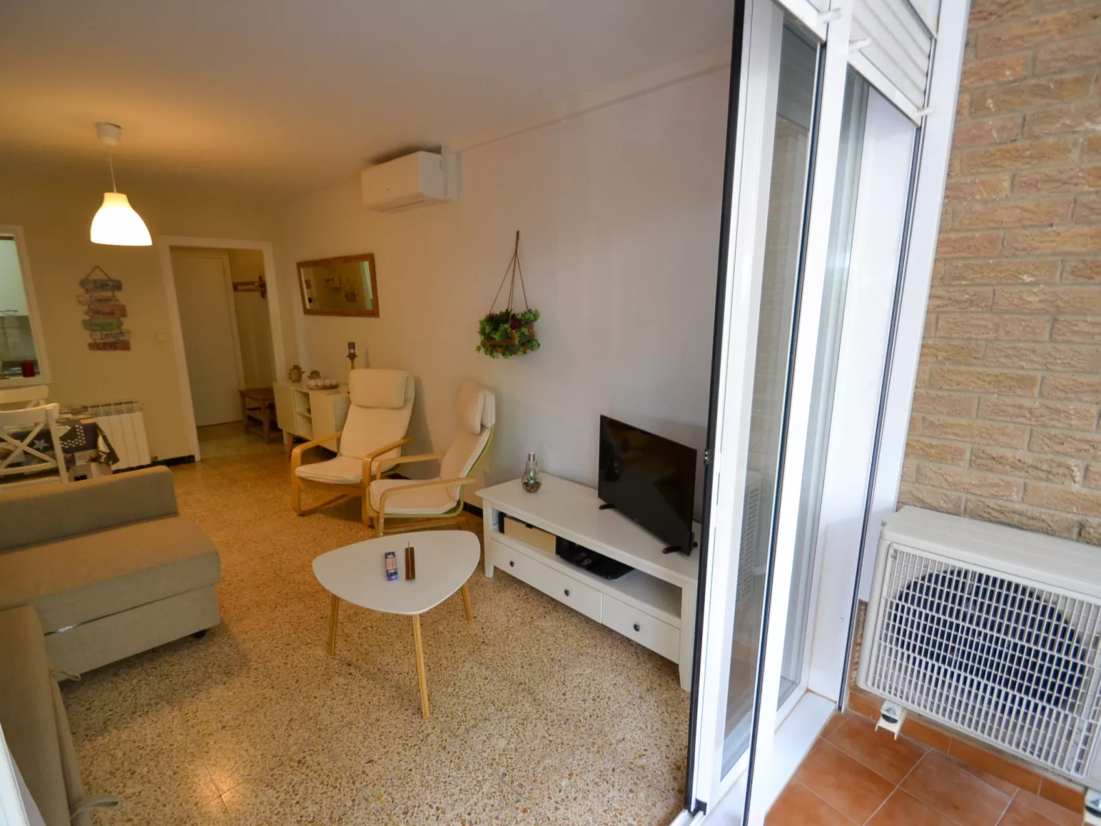 Cye 6 Cap Salou-Inside