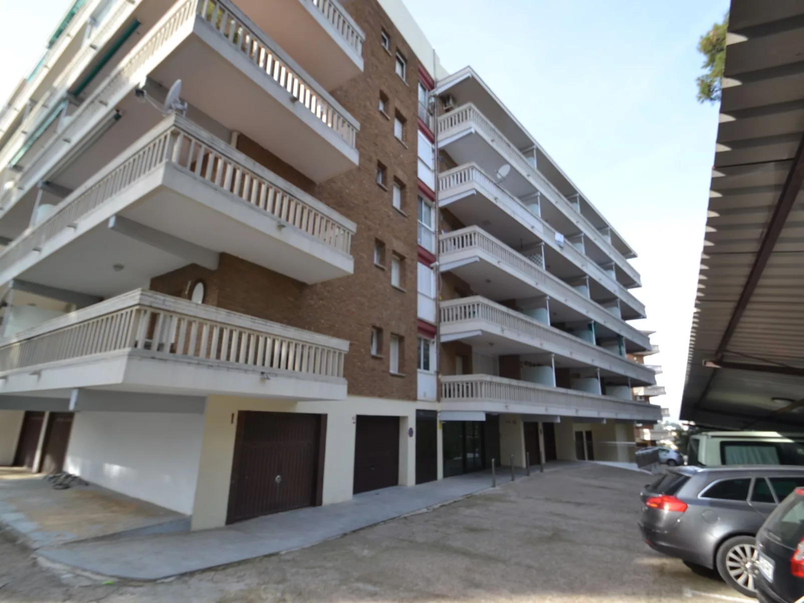 Cye 6 Cap Salou-Outside