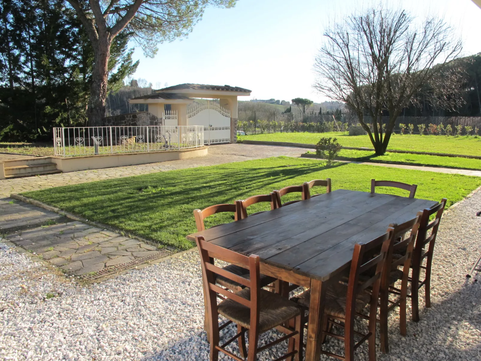 Quercitella-Outside