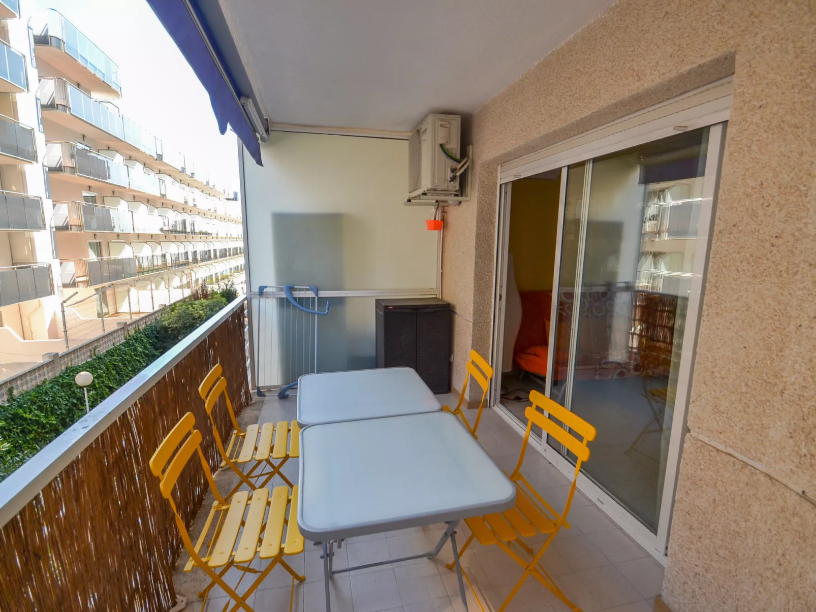 Calafont-Inside