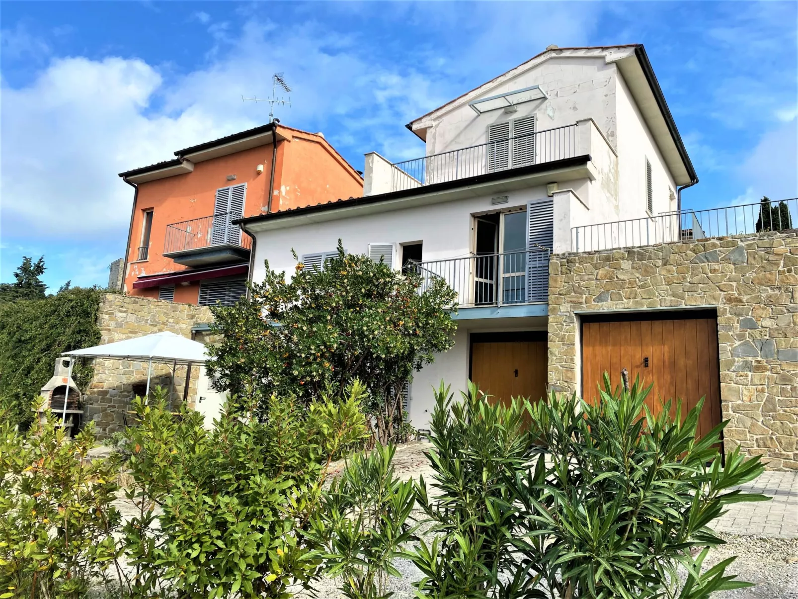 Casa Chiara-Outside