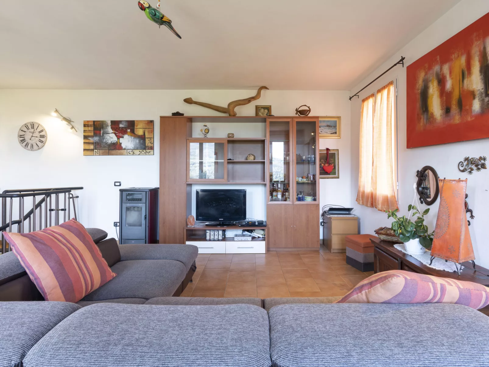 Lory House-Inside