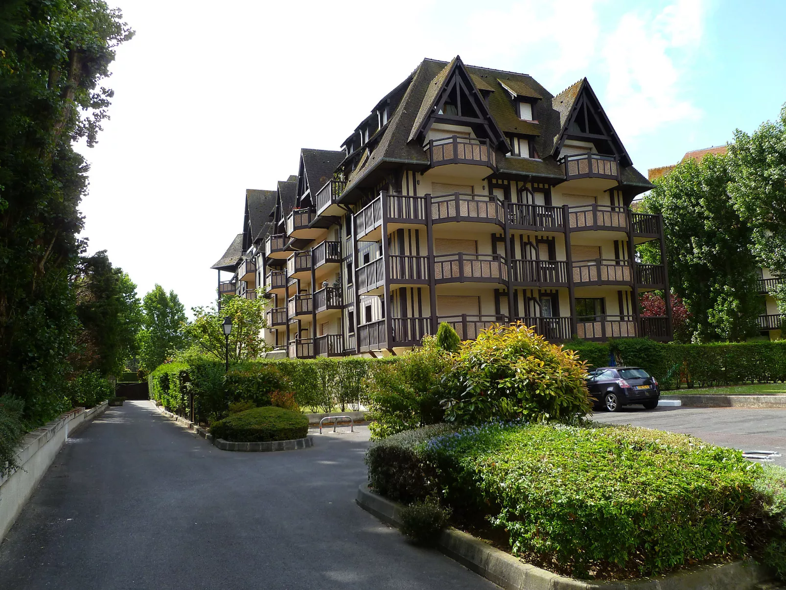 Le Fairway-Outside