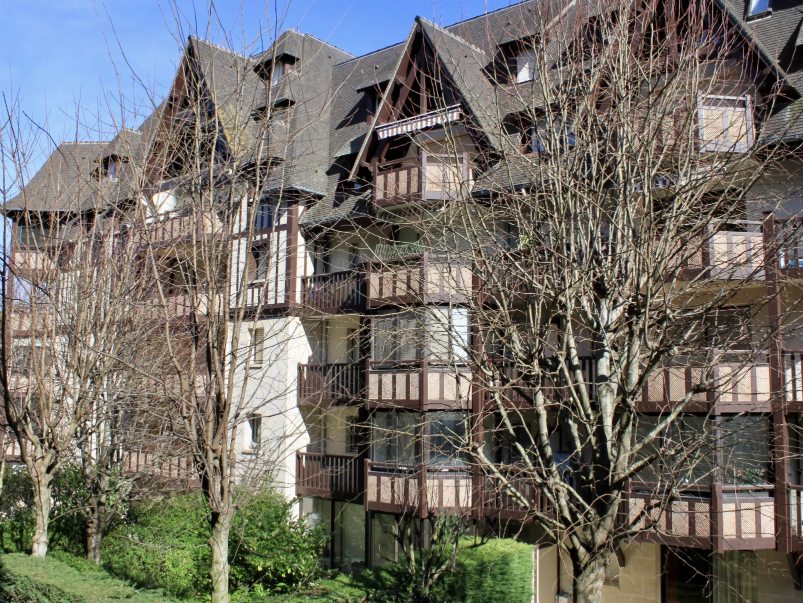 Le Fairway-Outside