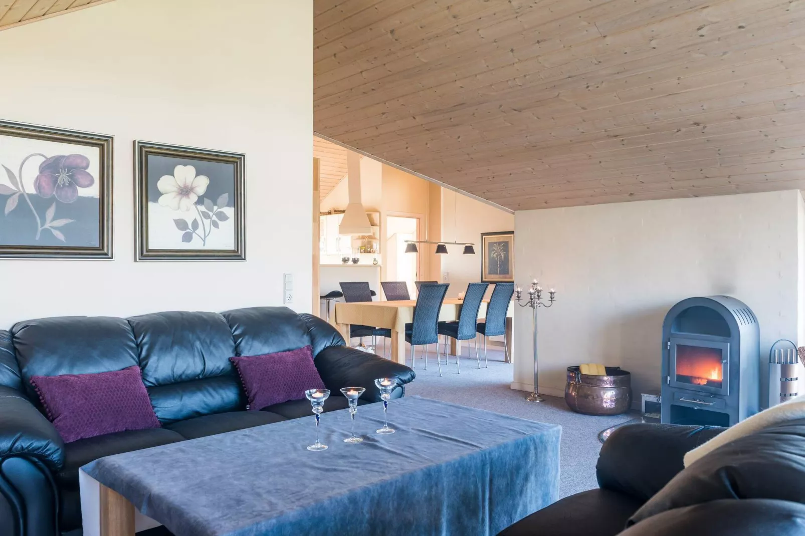 Tranquil Cottage with Spa and Sauna-By Traum-Indoor