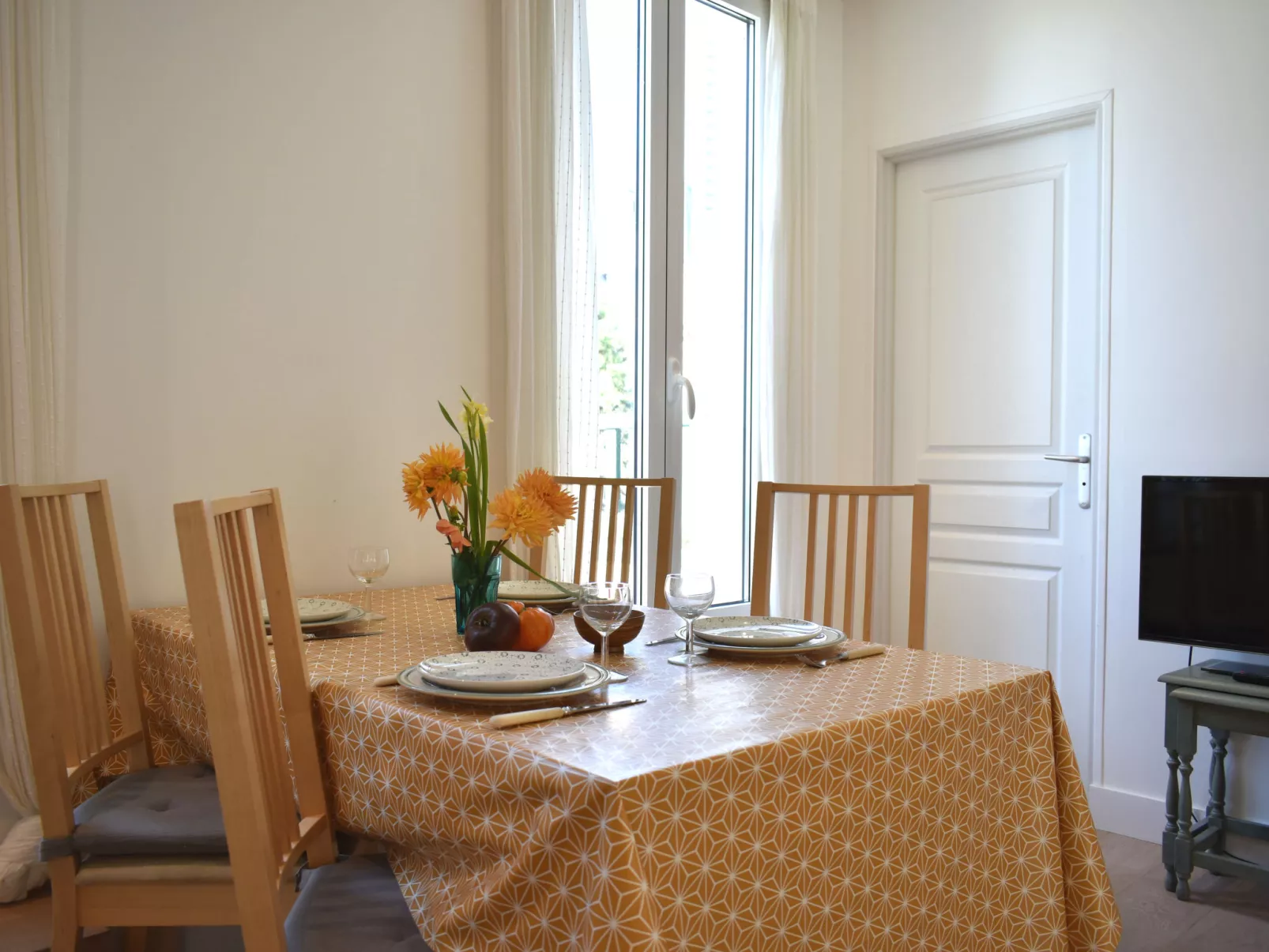 Les Roches-Inside